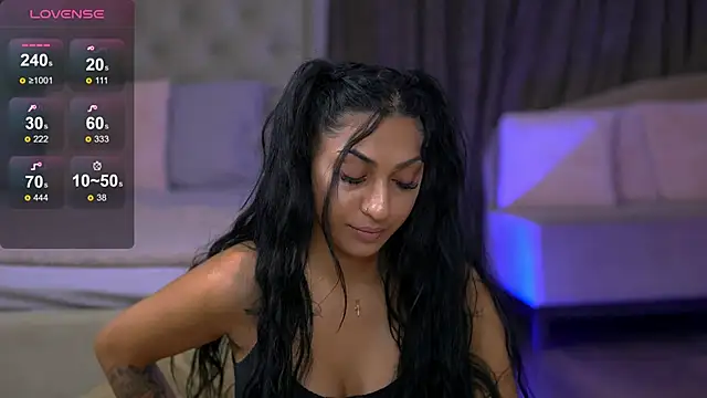 Snapshot of EmaHallee chatting on September 23, 6:38 am EmaHallee online show from September 23, 6:38 am