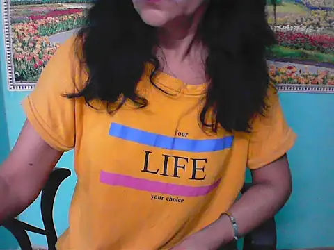 Snapshot of Lovely_bhabhi143 chatting on March 14, 6:08 am Lovely bhabhi143 online show from March 14, 6:08 am