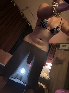 Snapshot of Your_dreambabe chatting on June 28, 9:26 am Your dreambabe online show from June 28, 9:26 am
