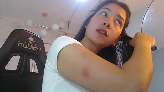 Snapshot of victoria_hernandez_t_ chatting on March 12, 1:17 pm victoria hernandez t online show from March 12, 1:17 pm