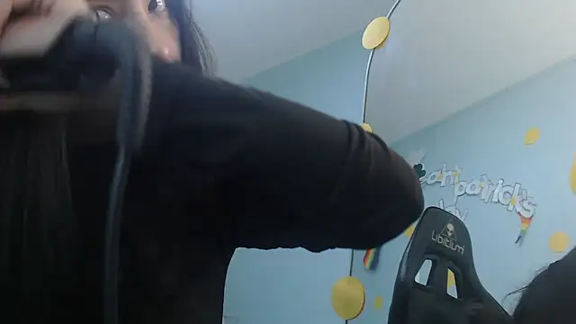 Snapshot of victoria_hernandez_t_ chatting on March 17, 1:36 pm victoria hernandez t online show from March 17, 1:36 pm