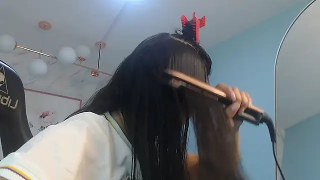 Snapshot of victoria_hernandez_t_ chatting on March 26, 1:06 pm victoria hernandez t online show from March 26, 1:06 pm