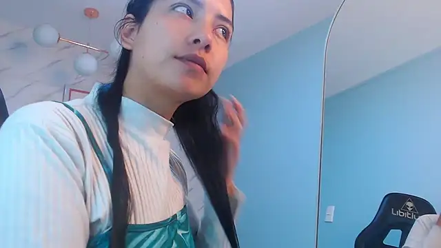 Snapshot of victoria_hernandez_t_ chatting on March 31, 1:11 pm victoria hernandez t online show from March 31, 1:11 pm