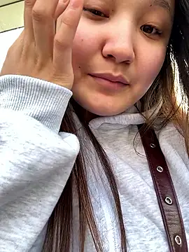 KissMeEva online show from October 4, 8:12 am