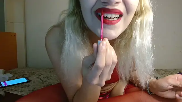 Snapshot of yellowchick chatting on May 18, 10:04 pm yellowchick online show from May 18, 10:04 pm