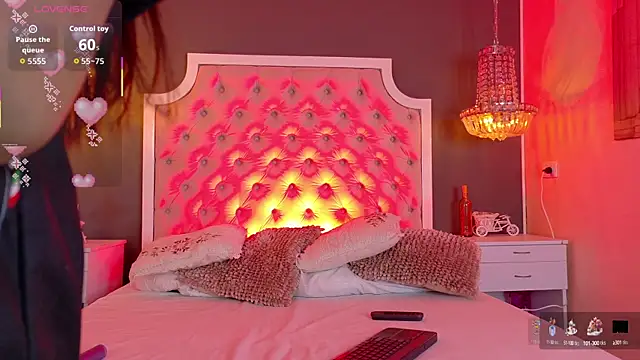 TifannyWolf  online show from September 25, 3:10 am