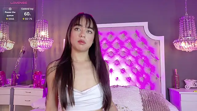 TifannyWolf  online show from September 30, 4:06 am