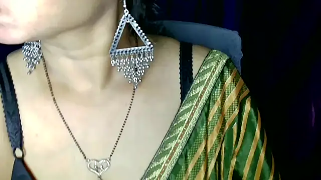 QUEEN SAKHI- online show from June 17, 6:05 am