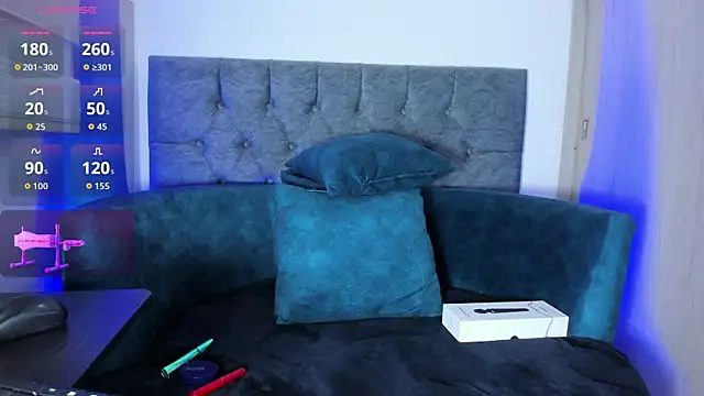 SafiroBlake online show from September 26, 3:43 am