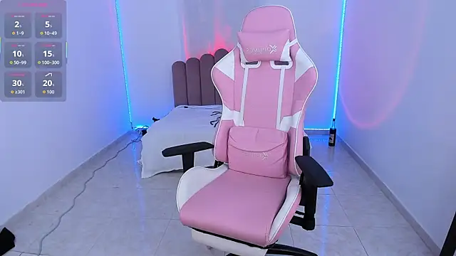 CamCumBoy online show from November 4, 9:19 am