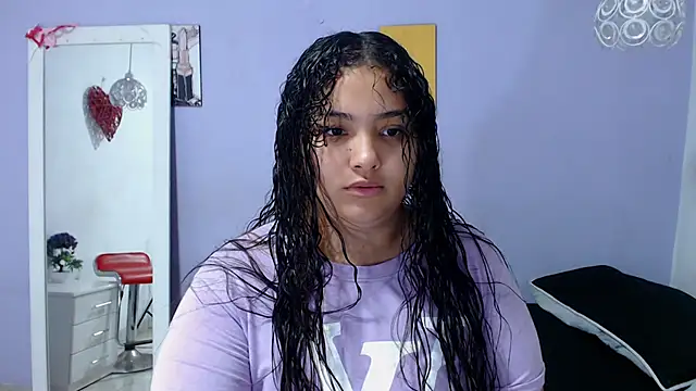 penelope gucci1 online show from October 8, 12:03 pm