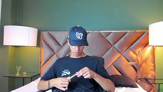 Marcus Jeron online show from September 20, 4:13 am