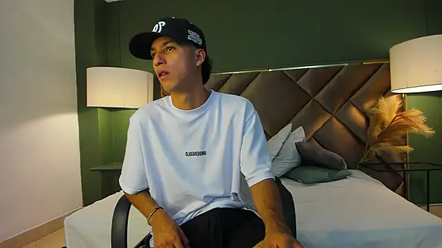 Marcus Jeron online show from October 12, 4:11 am