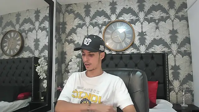 Marcus Jeron online show from October 31, 8:54 pm