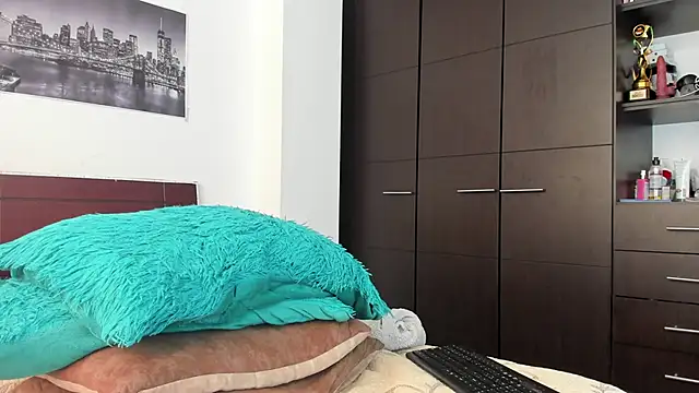 Snapshot of AntonyDAngelo25 chatting on January 13, 6:13 pm AntonyDAngelo25 online show from January 13, 6:13 pm