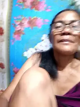 Snapshot of ImYourWoman_55 chatting on September 29, 7:08 pm ImYourWoman 55 online show from September 29, 7:08 pm