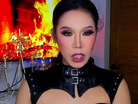 Snapshot of foxclassyramona_ts chatting on March 22, 8:45 pm foxclassyramona ts online show from March 22, 8:45 pm