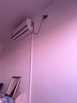 Max Rain online show from October 12, 8:08 pm