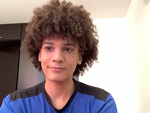 Snapshot of Max_Rain chatting on April 20, 9:38 pm Max Rain online show from April 20, 9:38 pm