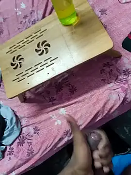 Snapshot of tamilnomad69 chatting on April 1, 1:23 pm tamilnomad69 online show from April 1, 1:23 pm