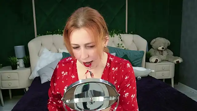 Snapshot of Evie_Bennet chatting on October 6, 10:45 am Evie Bennet online show from October 6, 10:45 am