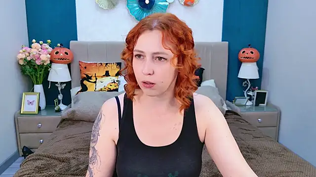 Snapshot of Evie_Bennet chatting on October 27, 10:30 am Evie Bennet online show from October 27, 10:30 am