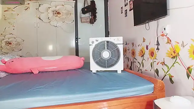 lyly asian online show from April 24, 12:57 am