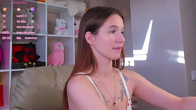 Eva Hollowey online show from September 25, 10:52 am