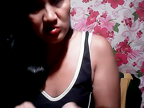 Snapshot of sh1nbae chatting on November 17, 12:55 pm sh1nbae online show from November 17, 12:55 pm