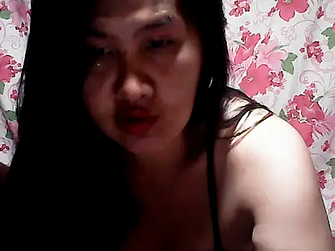 Snapshot of sh1nbae chatting on January 9, 1:36 pm sh1nbae online show from January 9, 1:36 pm