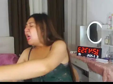 Snapshot of stellahugeX chatting on March 7, 4:48 pm stellahugeX online show from March 7, 4:48 pm