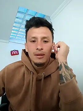 Snapshot of roman_thre chatting on October 6, 7:11 pm roman thre online show from October 6, 7:11 pm