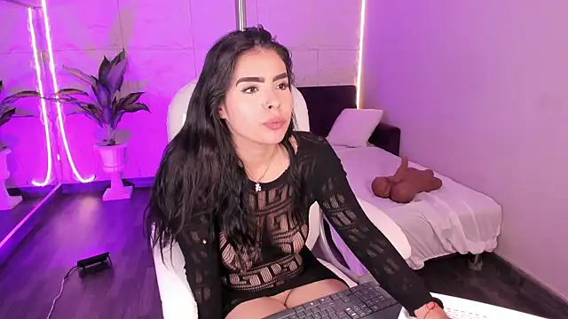 LovelyEyesx online show from December 21, 12:23 pm