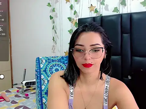 sara arias00 online show from September 18, 1:13 pm