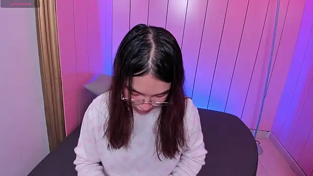 Snapshot of Laurent_Scott_ chatting on September 28, 12:10 pm Laurent Scott  online show from September 28, 12:10 pm