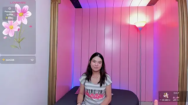 Snapshot of Laurent_Scott_ chatting on October 3, 11:57 pm Laurent Scott  online show from October 3, 11:57 pm