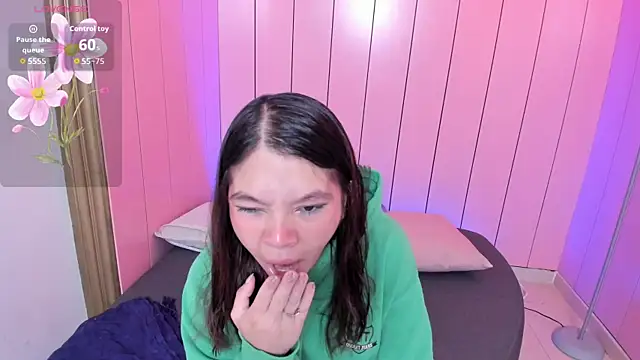 Snapshot of Laurent_Scott_ chatting on October 10, 11:42 am Laurent Scott  online show from October 10, 11:42 am