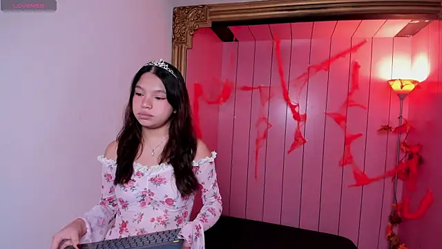 Snapshot of Laurent_Scott_ chatting on October 29, 12:07 pm Laurent Scott  online show from October 29, 12:07 pm