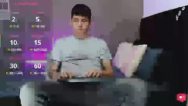 Snapshot of Matteo12_ chatting on May 8, 8:03 pm Matteo12 online show from May 8, 8:03 pm