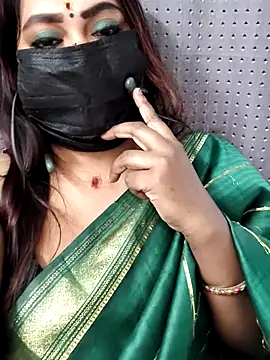 Snapshot of Cutie_nila26 chatting on February 13, 5:03 am Cutie nila26 online show from February 13, 5:03 am