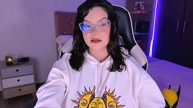 OphelianaRose33 online show from September 29, 8:24 pm