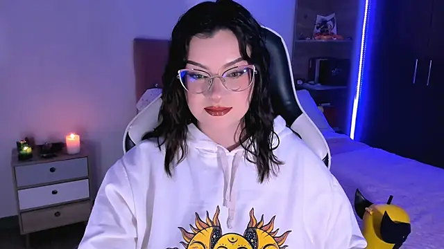 OphelianaRose33 online show from October 3, 10:51 pm