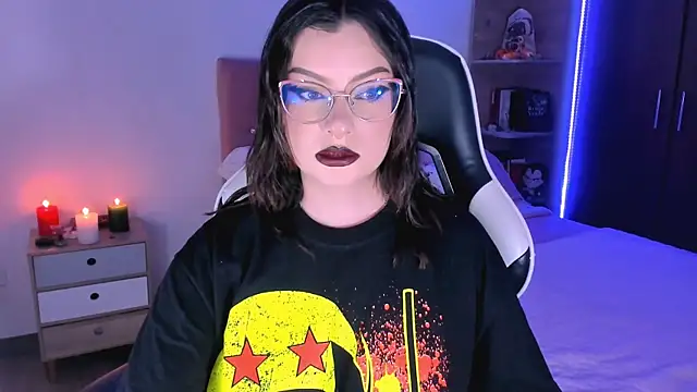 OphelianaRose33 online show from October 17, 7:49 pm