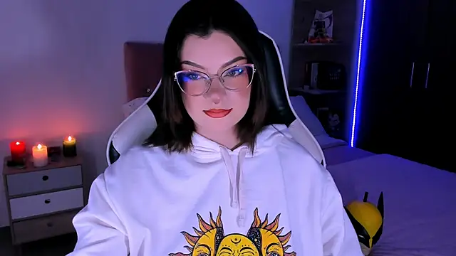 OphelianaRose33 online show from October 19, 7:25 pm