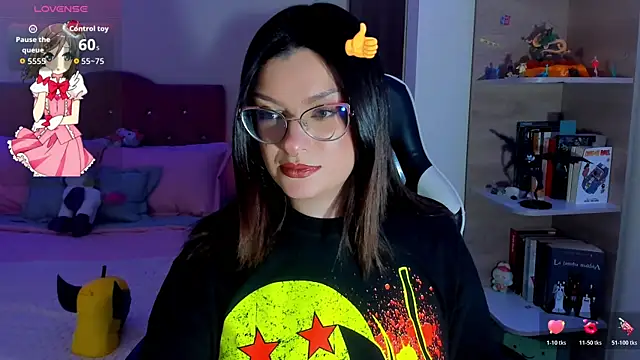 Snapshot of OphelianaRose33 chatting on March 19, 10:47 pm OphelianaRose33 online show from March 19, 10:47 pm