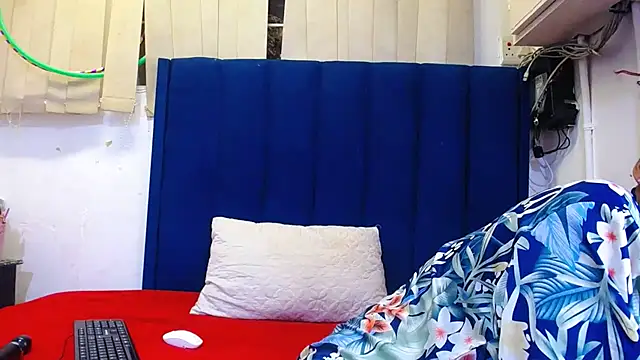 Snapshot of ItsMsBankss02 chatting on September 19, 8:53 pm ItsMsBankss02 online show from September 19, 8:53 pm