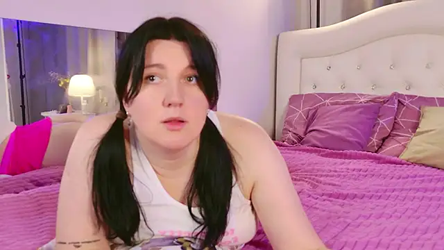 Snapshot of love_me__tonight_ chatting on November 5, 10:26 am love me tonight online show from November 5, 10:26 am