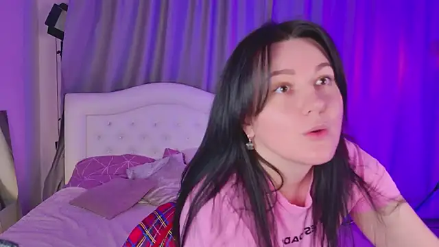 Snapshot of love_me__tonight_ chatting on January 13, 11:32 pm love me tonight online show from January 13, 11:32 pm