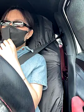 Snapshot of Linh_2004 chatting on September 23, 5:32 am Linh 2004 online show from September 23, 5:32 am