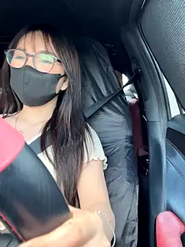 Snapshot of Linh_2004 chatting on September 24, 6:06 am Linh 2004 online show from September 24, 6:06 am